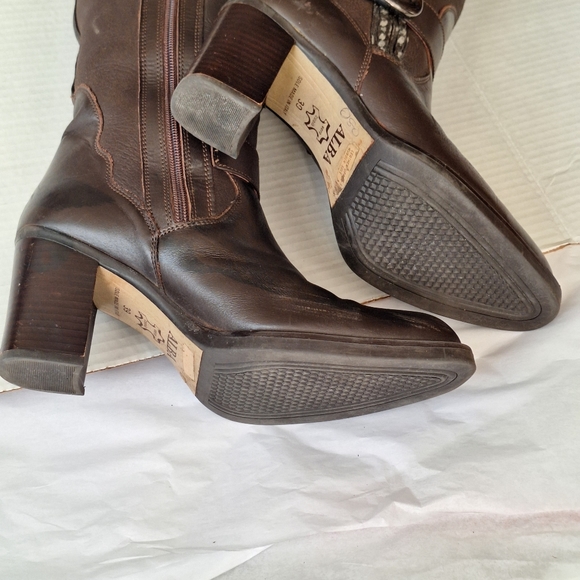 Alba leather boot with inner shearling lining from top to bottom of toe size 9 - Picture 3 of 13